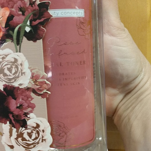 ALL NEW Beauty kit!!Bee necklace,Mask,Rose toner+ - Picture 2 of 7